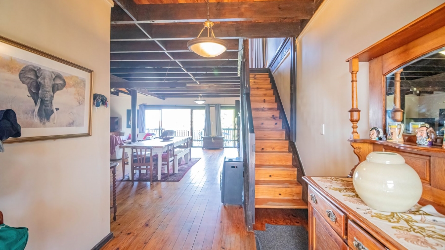 5 Bedroom Property for Sale in Lovemore Park Eastern Cape
